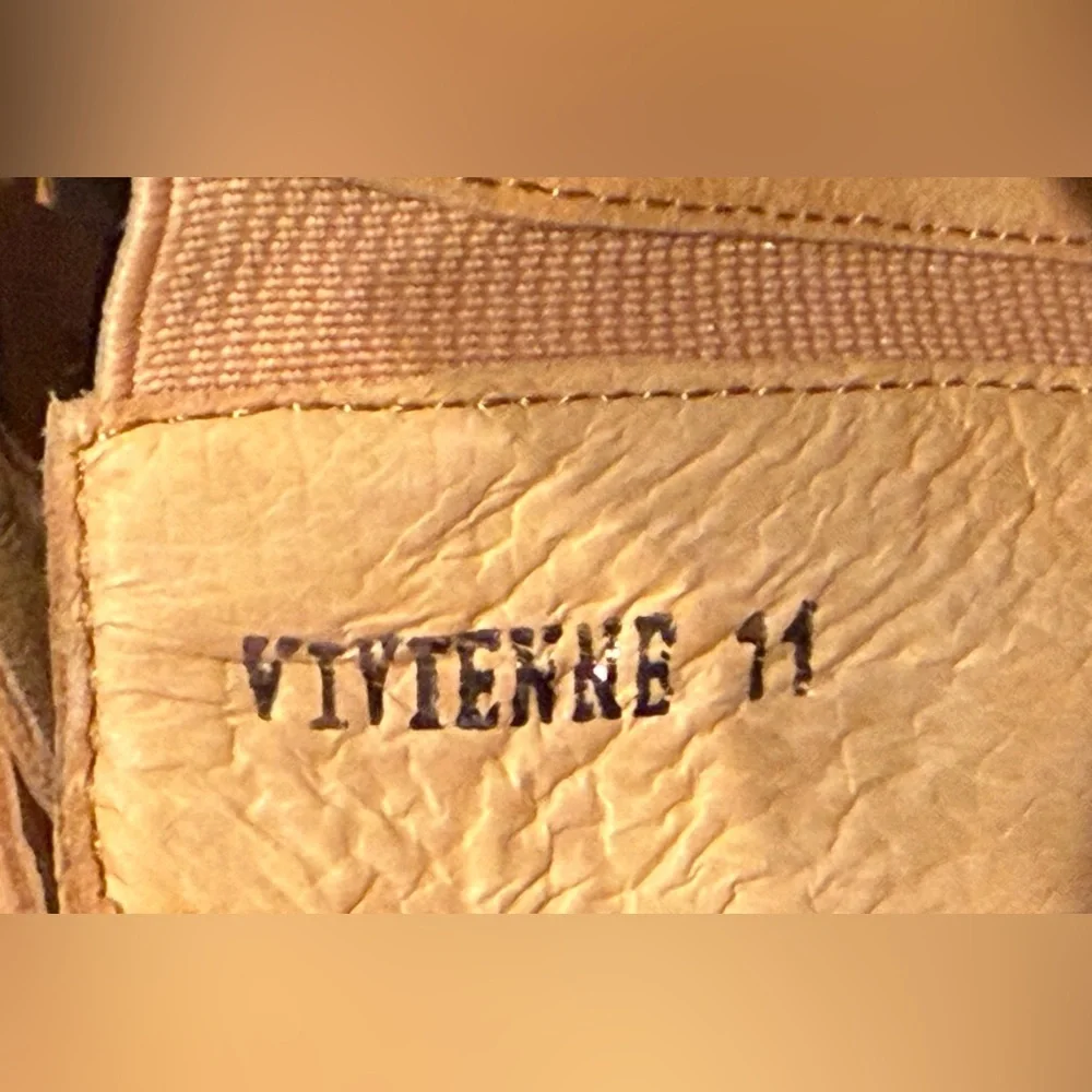 Chocolat Blu Vivienne Sandals, Size 11 - Picture 13 of 13